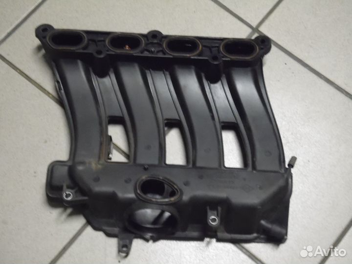 Впускной колектор 2 литра Рено Дастер