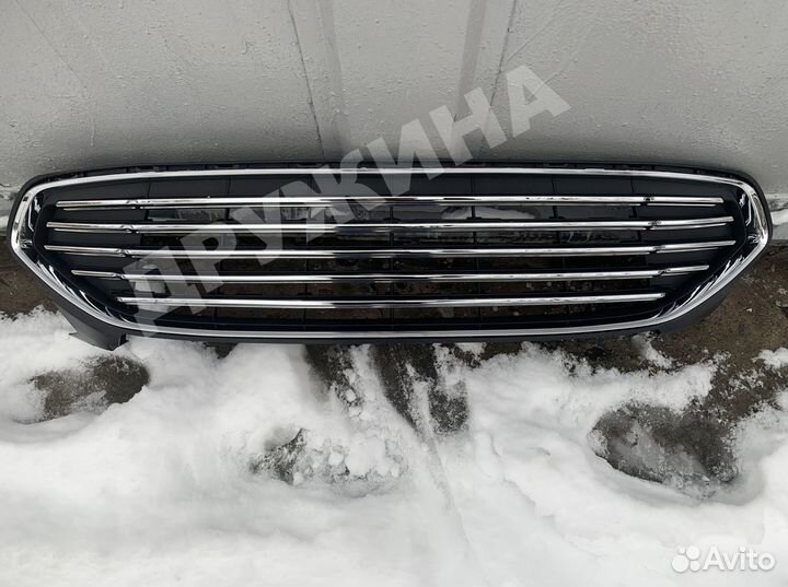 Решетка радиатора Ford Mondeo 5