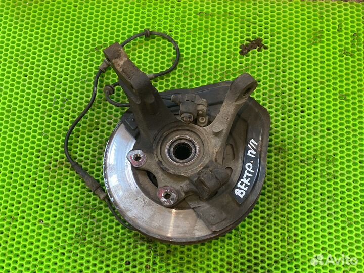 Ступица передняя правая на opel vectra b
