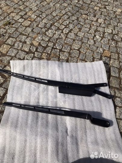 Продам Поводок стеклоочистителя переднего