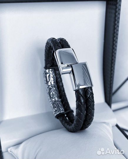 Кожаный браслет с рунами по дате рождения