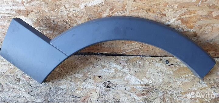 Накладка заднего крыла правого Ford Explorer 4