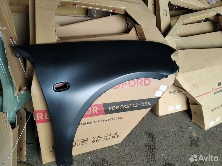 Крыло переднее правое Mitsubishi L200 Pajero Sport