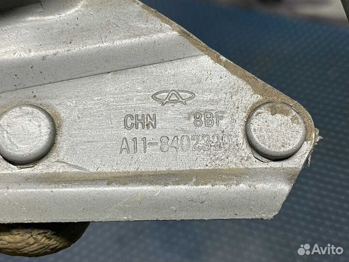 Петля капота левая L