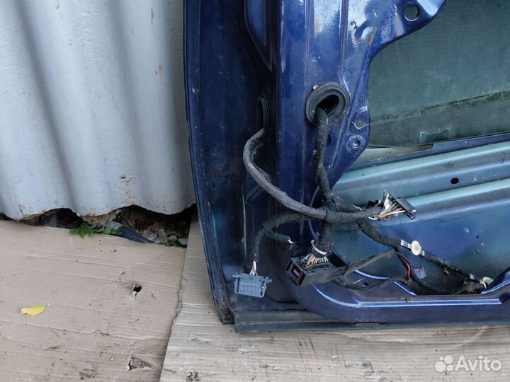 Дверь передния правая на Volkswagen B5