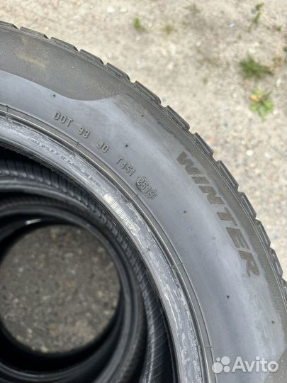 Pirelli Winter Sottozero 3 215/55 R17