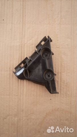 Крепление бампера заднее левое Toyota Camry 40