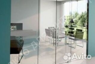 Распашные стеклянные двери