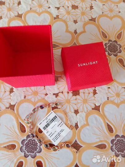 Серебряный браслет с камнями