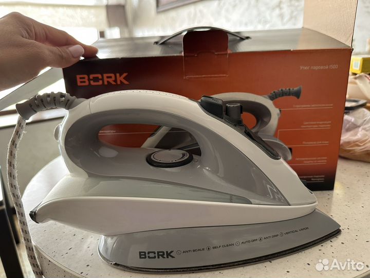 Утюг bork паровой 1500
