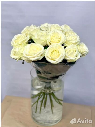 Свежий букет из 11 белых французских роз