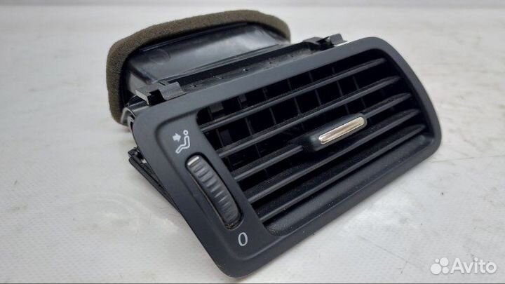 Дефлектор правый Volkswagen Passat B6 2.0 2008