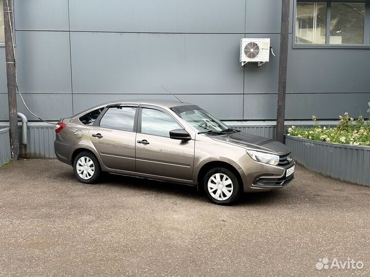 LADA Granta 1.6 МТ, 2019, 80 000 км