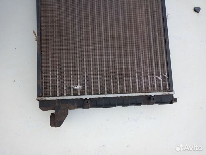 Радиатор охлаждения на Ford Focus 2 1,6
