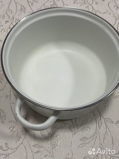 Кастрюля эмалированная без крышки