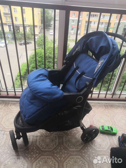 Прогулочная коляска