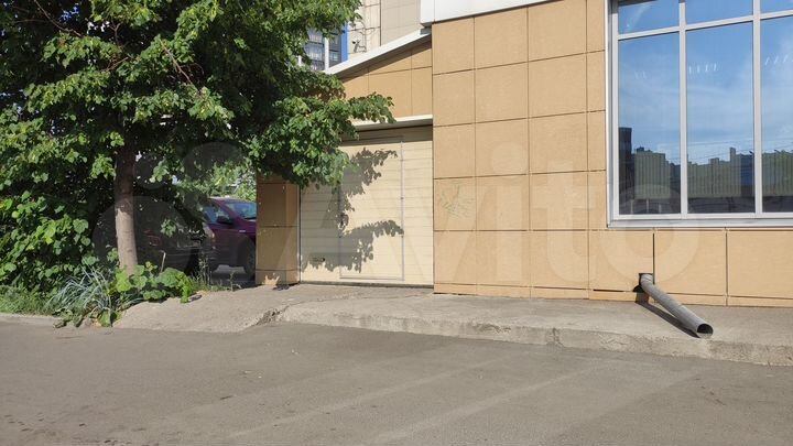 Помещение со спуском в подвале, 104.4 м²