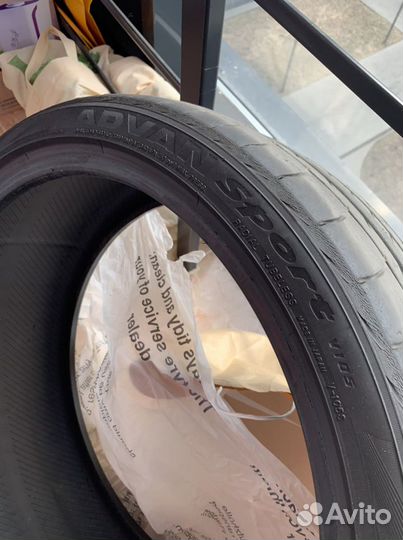 Yokohama Advan Sport V105 265/35 R20