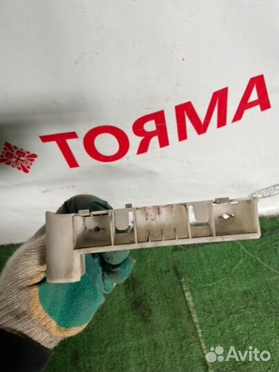 Крепление бампера переднее левое Nissan Teana J31