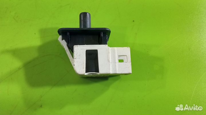 Концевик двери для Mercedes-Benz W211