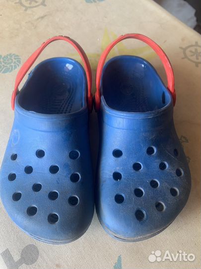 Сандали crocs j1