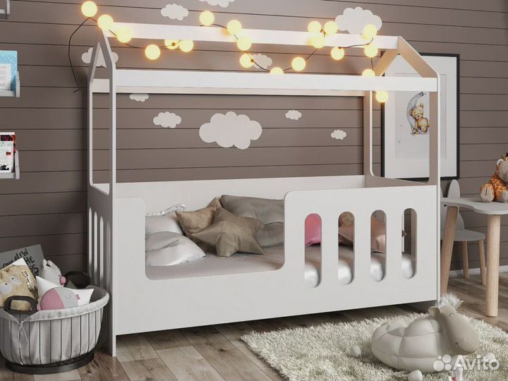 Детская кроватка Домик