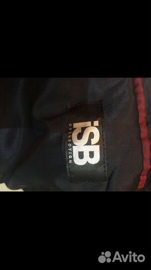 Костюм: пиджак, брюки + 2 рубашки в отл. состоянии