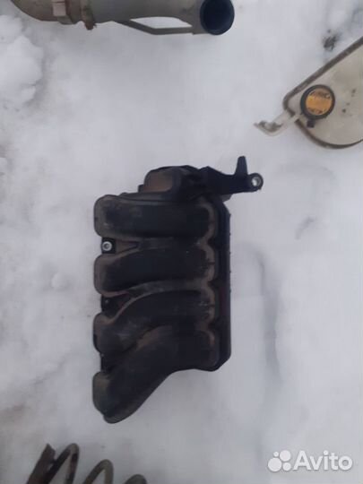 Коллектор впускной Toyota Corolla E150