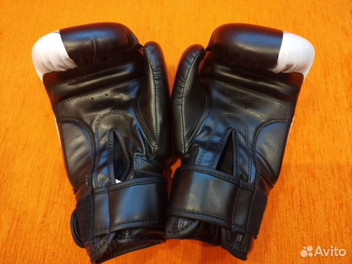 Боксерские перчатки 10 oz demix