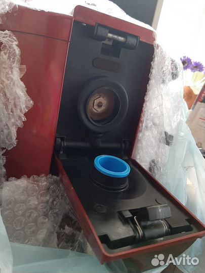 Две капсульные кофемашины Squesito Tower и Pretty