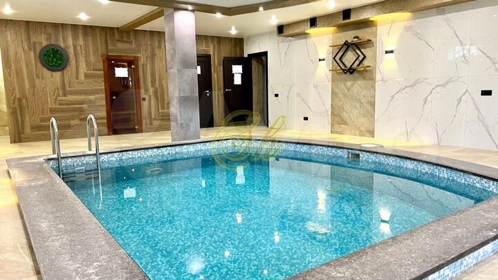 Коттедж 1000 м² на участке 10 сот.