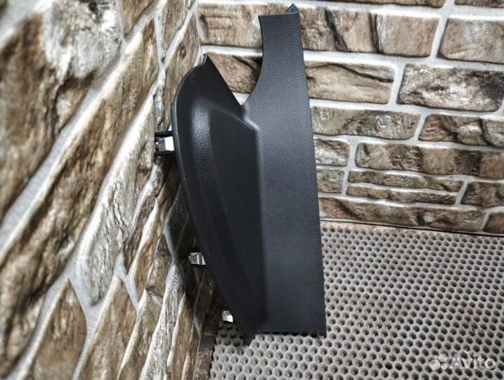 Накладка декоративная правая Mercedes-Benz E-Class