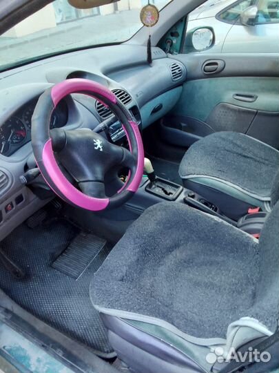 Пежо 206 в разборе