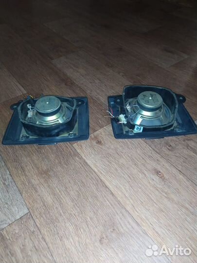 Колонки задние (цена за пару). без торга