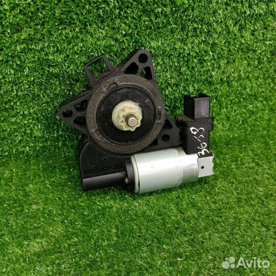 Моторчик стеклоподъемника задний левый Mazda 3 BK