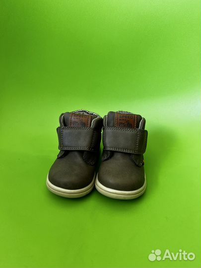Ботинки для мальчика 22