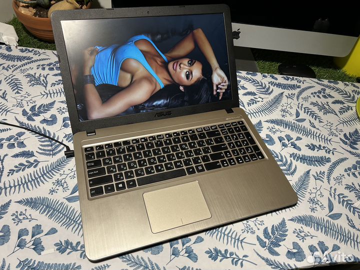 Asus R540NV