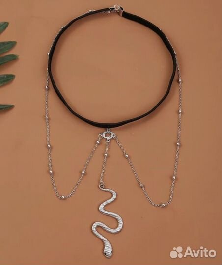 Цепочка на бедро со змеёй