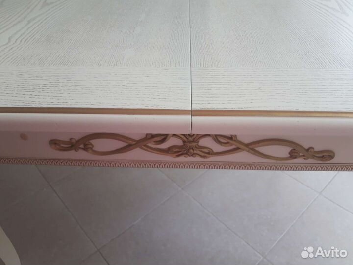 Кухонный стол