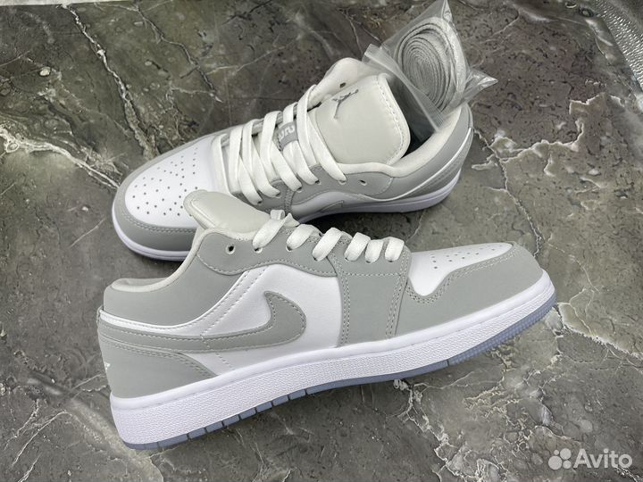 Кроссовки Nike Air Jordan 1 Low wmns Wolf Grey