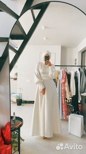 Платье на никах