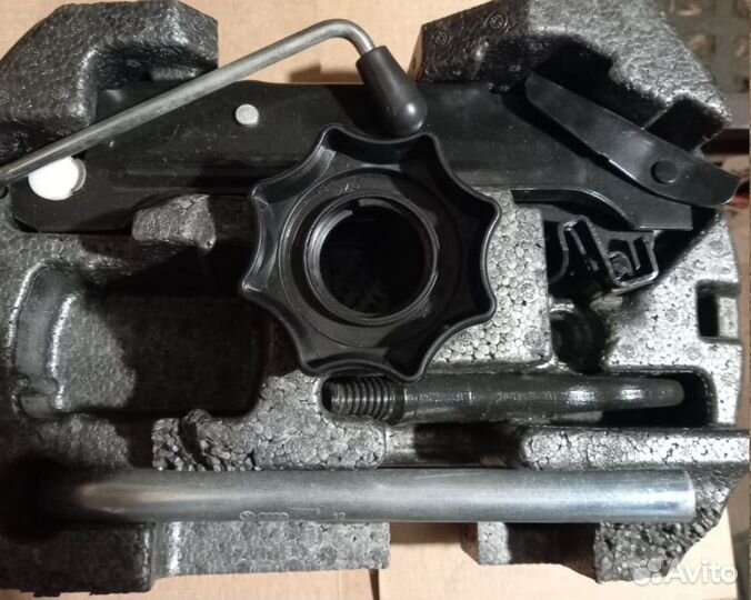 Набор в запаску Шкода Йети 1.8 TSI (152 л.с.)