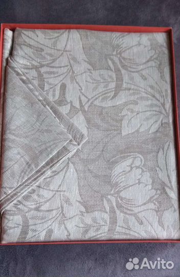 Комплект столового белья новый
