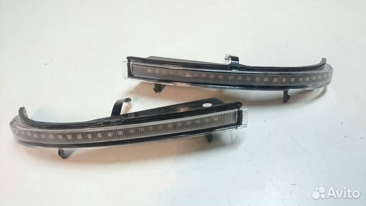 Повторители поворотов Lexus для зеркал Лада Приора