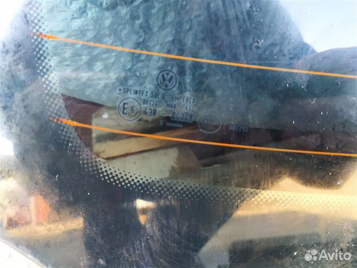 Стекло заднее Volkswagen Passat B7 1.4 caxa 2011