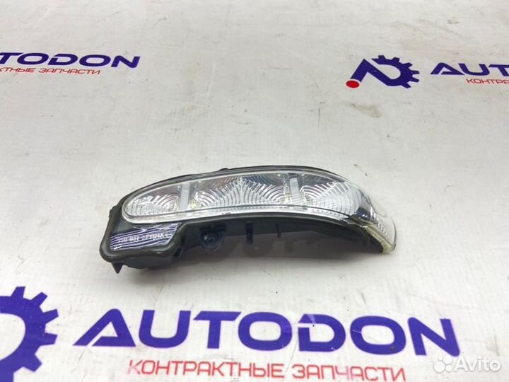 Повторитель поворота левый Mercedes E W211
