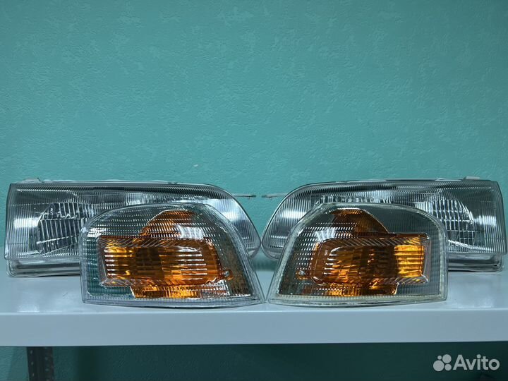 Фары Toyota Sprinter 110 95-97гг