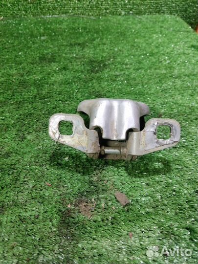 Петля двери Renault Logan