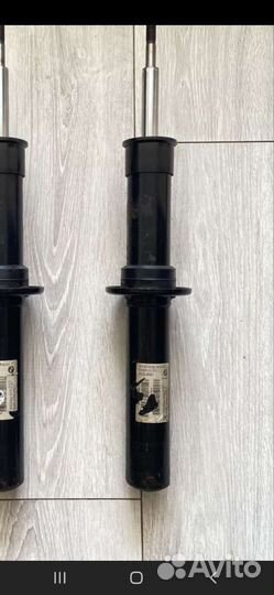 Передний правый амортизатор на BMW Х5 F15