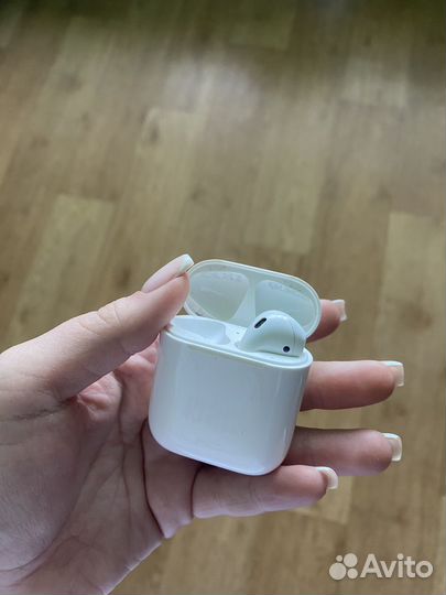 Airpods наушник правый и кейс